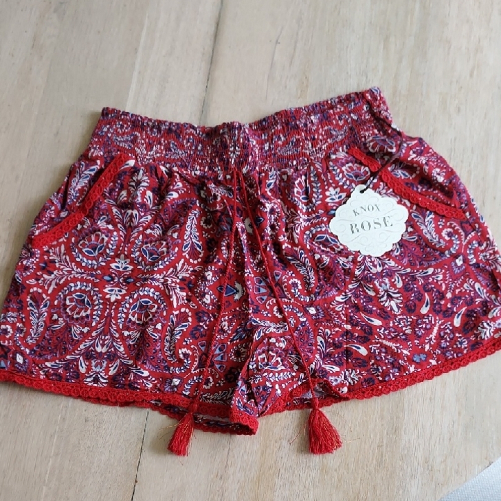 NWT Knox Rose Women's SZ L High Elastic Waist Red Paisley Shorts W/ Pockets